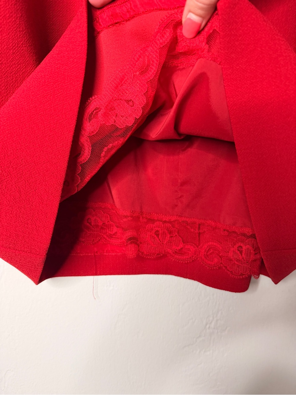 Trina Turk Zeal Off Shoulder Ruffle Mini Dress Ruby Rose Size 4 With Pockets - Picture 3 of 13